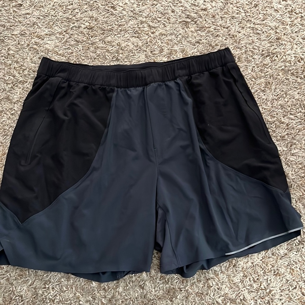 Men’s LULULEMON shorts. Black & gray. Size XL.